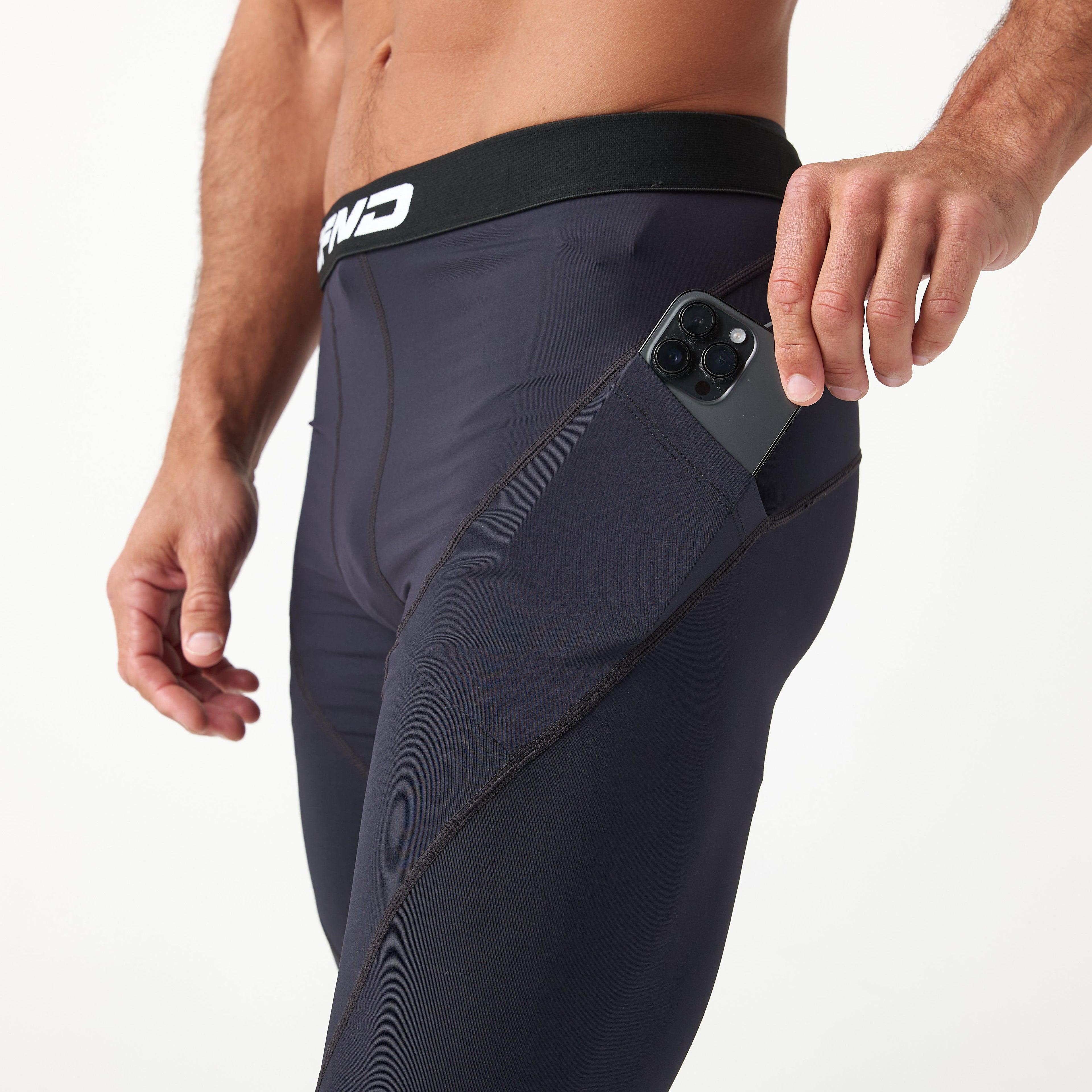 ACTIVE Ax COMPRESSION SHORTS